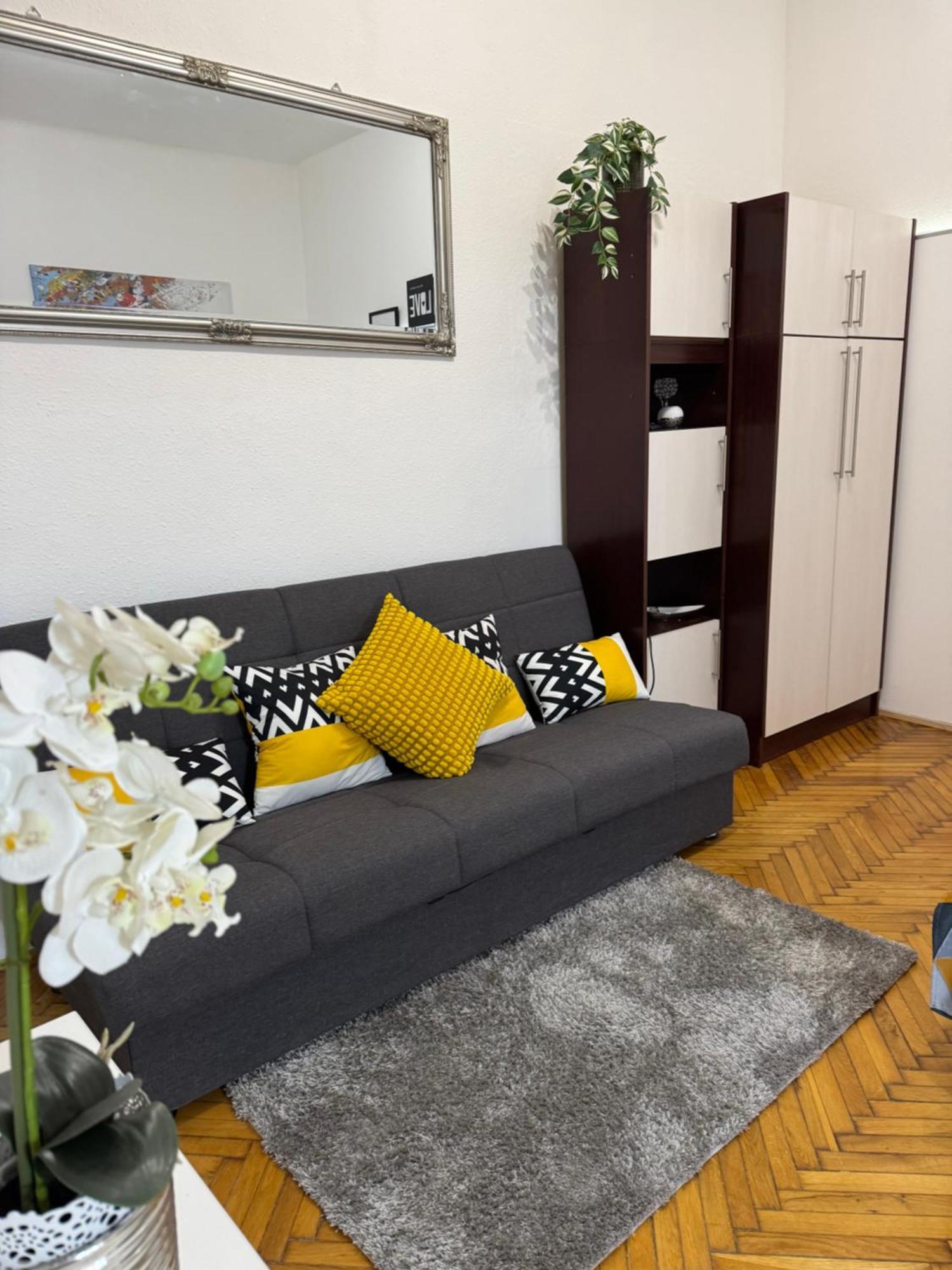 Small Cosy Apartment Near The Famous Westend City Center Budapest Exteriör bild