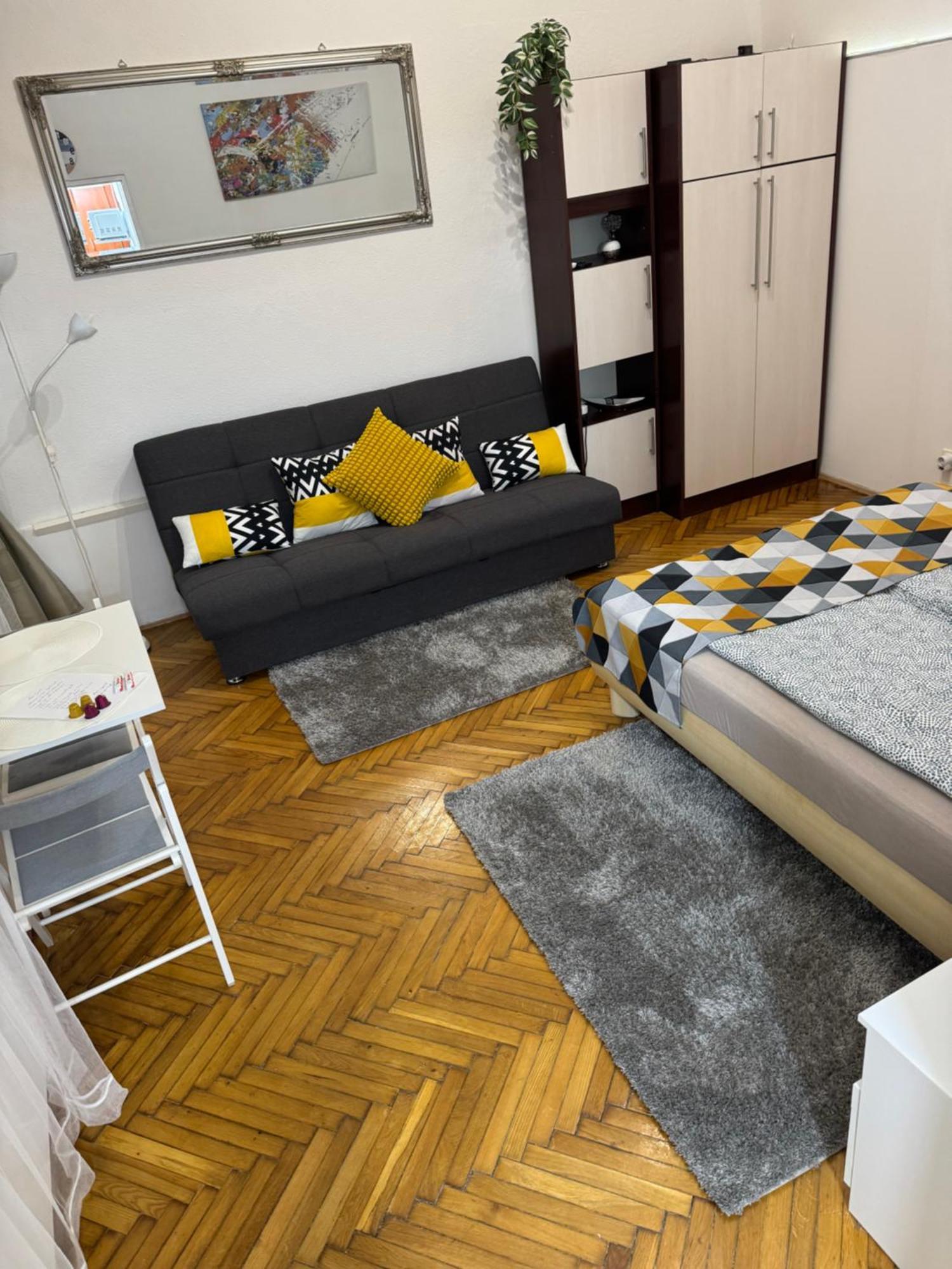 Small Cosy Apartment Near The Famous Westend City Center Budapest Exteriör bild
